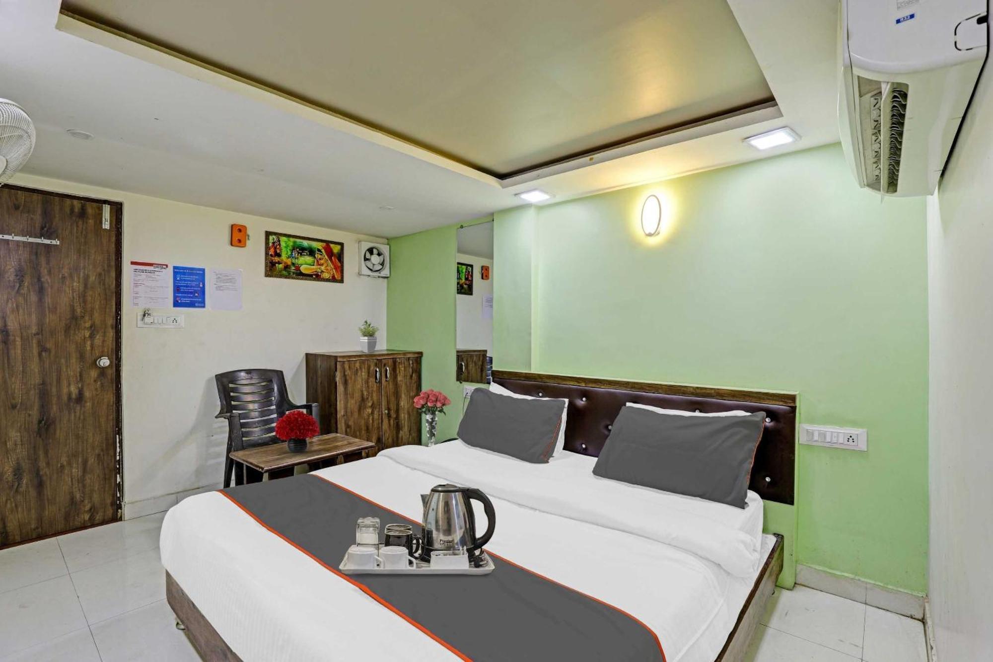 Hotel O Royal Ahmedabad Exterior photo