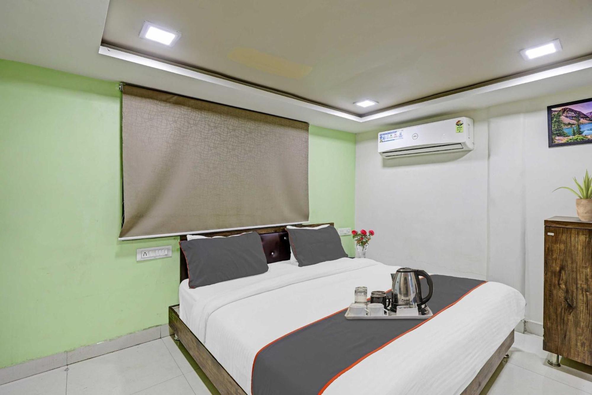 Hotel O Royal Ahmedabad Exterior photo